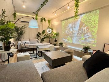 池袋にあるお洒落なスペースです✨
撮影利用も可能です📸 - Relax one 池袋西口 Relax one 池袋西口｜女子会・歓送迎会✨撮影利用📸の室内の写真