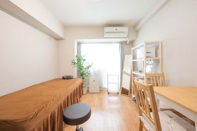 室内の備品は無料でお使いいただけます - レンタルサロンピエリス馬喰町の室内の写真