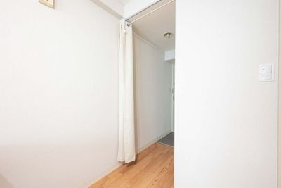 開けた状態 - レンタルサロンピエリス馬喰町の入口の写真