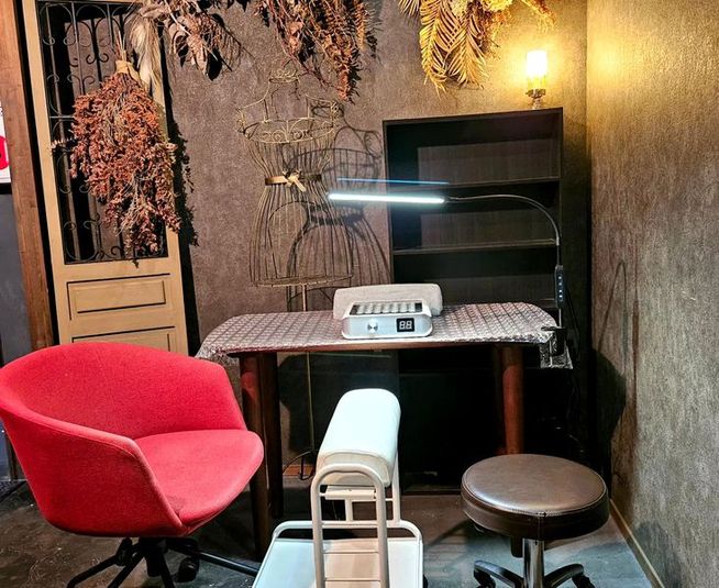 フット台、フットバス付  ネイルブース - お菓子屋「Gato」2F