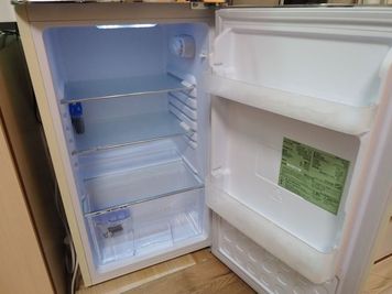 冷蔵庫115l　冷凍庫もついてるので溶けずにアイスも置いておけます。 - スペースボン スペースボン　上前津 Gemini の設備の写真