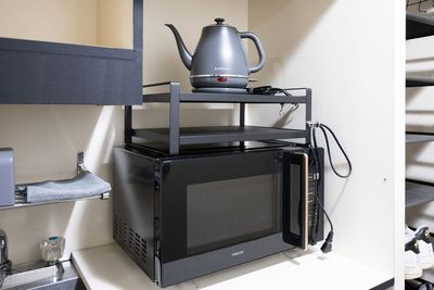 電子レンジ・電子ケトル
持ち込みのお食事や温かいお飲み物にご活用ください。 - アーバンスペース大手町 ✨【 貸し会議室】アーバンスペース神田大手町✨の設備の写真