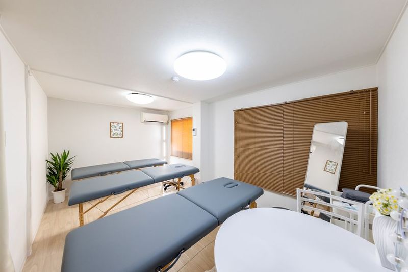 完全個室サロン【ベッド3台まで可💛】雨に濡れない立地！ - サロンエトワール天満　完全貸切レンタルサロン