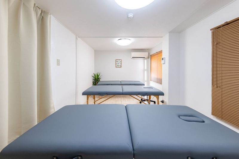 完全個室サロン【ベッド3台まで可💛】雨に濡れない立地！ - サロンエトワール天満　完全貸切レンタルサロン