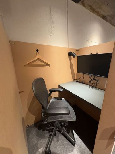 アーロンチェアブース1番 カフェ＆ワーキングスペース　    - Wワークスペース　大塚