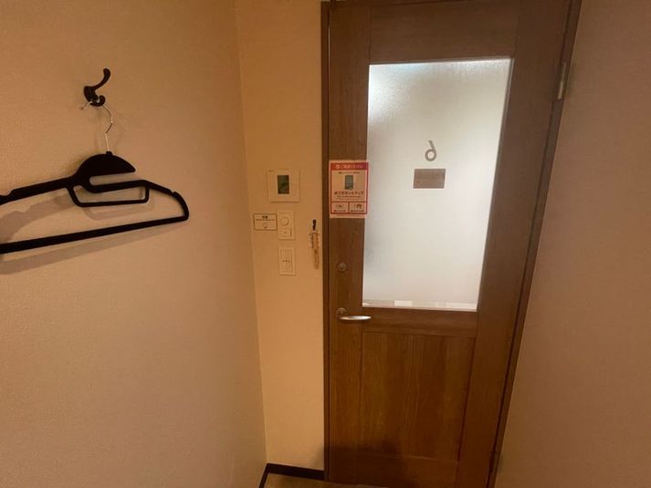 【小岩駅から1分】モニター・フリードリンク付き1名個室（個室6） - いいオフィス小岩