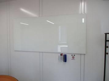 ホワイトボード - U-SPACE　函館店 Meetingの設備の写真