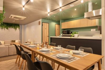 緑を基調としたとても心地よい空間です🍃 - 〈SMILE工房☆ヴェルデ錦糸町〉 Verde錦糸町の室内の写真