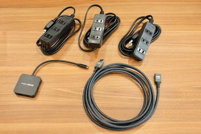 ご覧のケーブル、アダプタ、延長コードがございます。
※サービス品につき当日ご利用いただけない場合でも責任は負いかねます。 - 〈SMILE工房☆ヴェルデ錦糸町〉 Verde錦糸町の設備の写真