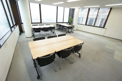 【スカイラークビル貸会議室】 スカイラークビル8階貸会議室の室内の写真