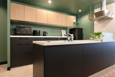 システムキッチンを導入🍳 - 〈SMILE工房☆ヴェルデ錦糸町〉 Verde錦糸町の室内の写真