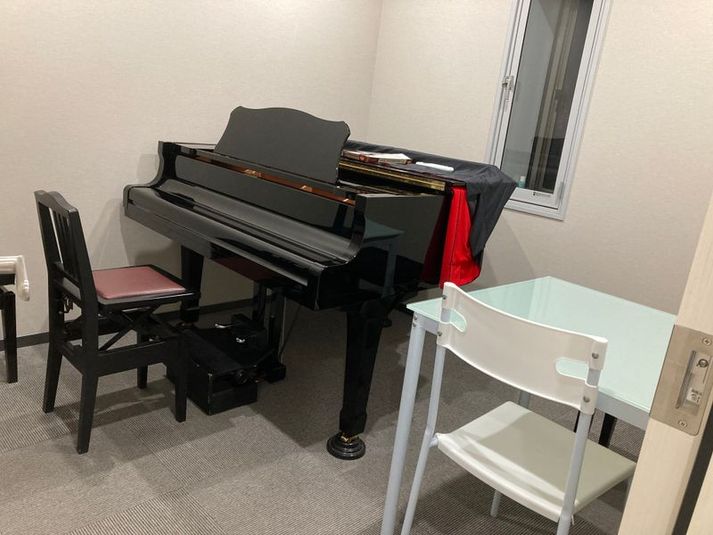 グランドピアノ設置防音室 - Sonoritemusique　レンタルスペース