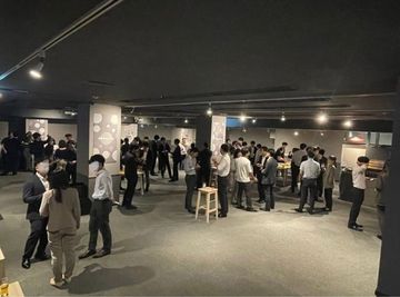 立食時200人の広々スペース - 歌舞伎町の大型アミューズメントバー「東京PingPong」 東京Ping Pongの室内の写真