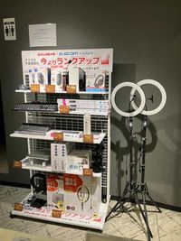 エレコム製品の樫田日もございます
（キーボード・マウス・リングライト・PCスタンドなど） - relark大宮　貸会議室 No.305中会議室の設備の写真