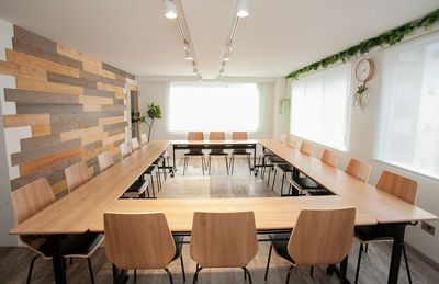 最大30名/24時間営業/無料WiFi/会議・懇親会・撮影・推し会・女子会・ボドゲ等!飲食🍷可! - KS8 神田会議室 神田駅から徒歩2分!最大30名/会議室/セミナー/研修/懇親会等の室内の写真