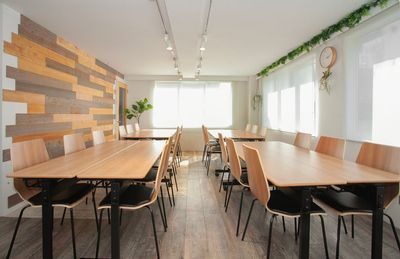 最大30名/24時間営業/無料WiFi/会議・懇親会・撮影・推し会・女子会・ボドゲ等!飲食🍷可! - KS8 神田会議室 神田駅から徒歩2分!最大30名/会議室/セミナー/研修/懇親会等の室内の写真