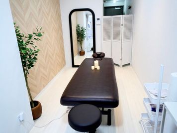 新宿駅徒歩5分アロマサロン/整体設備売ります