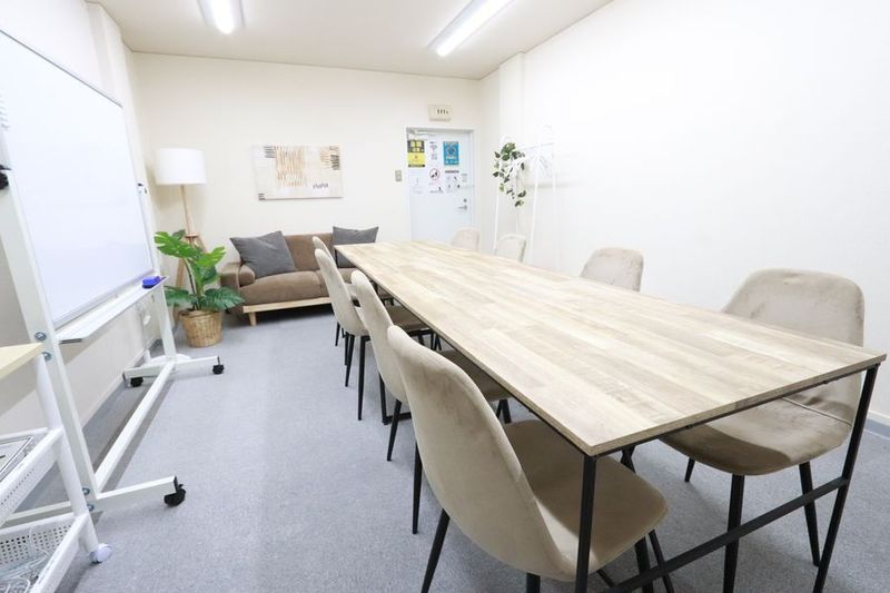 《COCO会議室難波駅前店B》 - 〈COCO会議室★なんば駅前店〉