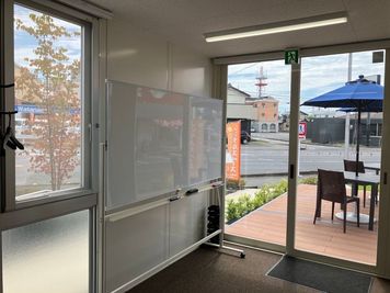 ホワイトボード - U-SPACE　佐野店 Meetingの設備の写真