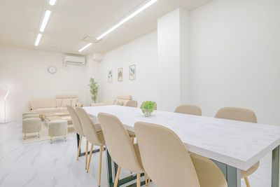 イベントや会議、パーティ様々な用途でご利用いただけます。 - Dear【ディアー】京都四条の室内の写真