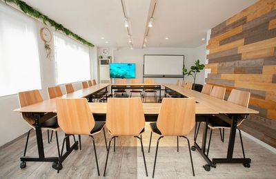 最大30名/24時間営業/無料WiFi/会議・懇親会・撮影・推し会・女子会・ボドゲ等!飲食🍷可! - KS8 神田会議室 神田駅から徒歩2分!最大30名/会議室/セミナー/研修/懇親会等の室内の写真