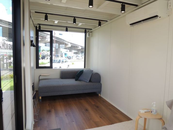 Living1 - 福岡半道橋店