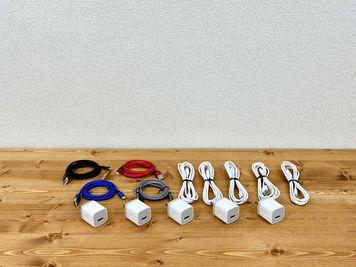 フィルスペ 《新大阪ワークラウンジ》 【1〜4名】フィルスペ《新大阪ラウンジ》落ち着きインテリア個室の設備の写真