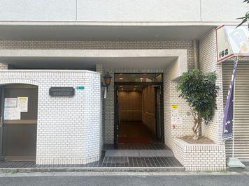 フィルスペ 《新大阪ワークラウンジ》 【1〜4名】フィルスペ《新大阪ラウンジ》落ち着きインテリア個室の外観の写真