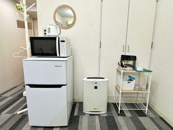 フィルスペ 《新大阪ワークラウンジ》 【1〜4名】フィルスペ《新大阪ラウンジ》落ち着きインテリア個室の設備の写真