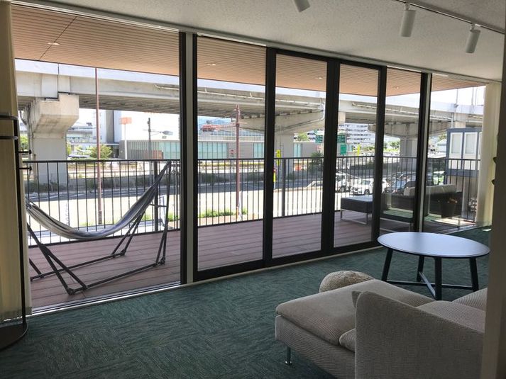 Living2 - 福岡半道橋店