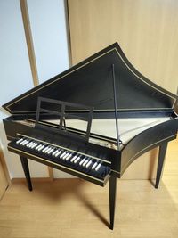 銀座DoReMiレンタルピアノスタジオ スタジオC10畳グランドピアノ/アップライト/チェンバロの室内の写真