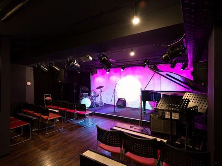 練習スタジオ　グランドピアノ　ドラムセット　アンプ　マイクPA　 - 横浜ジャム音楽学院
