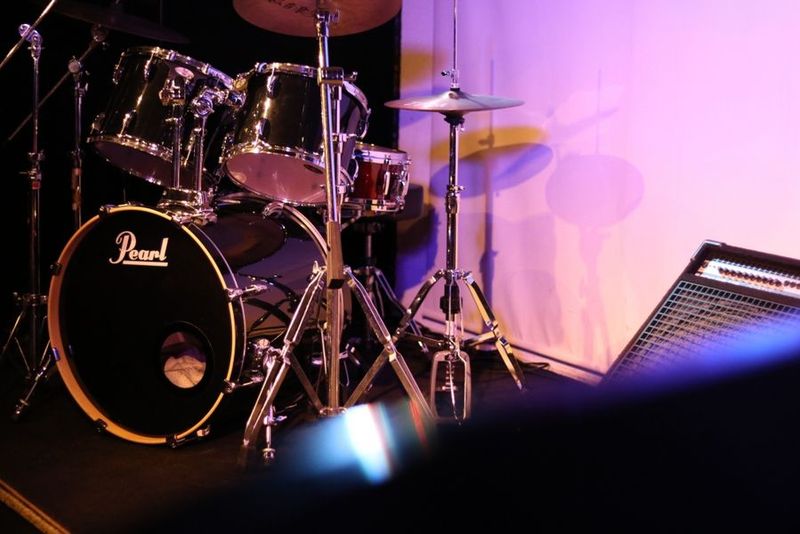 練習スタジオ　グランドピアノ　ドラムセット　アンプ　マイクPA　 - 横浜ジャム音楽学院