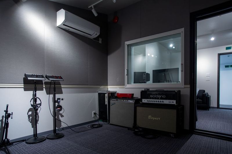マスタリング、 レコーディングスタジオ - プールビル３階