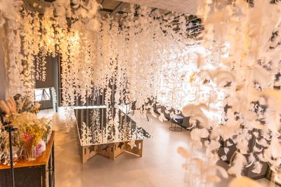 仙台市営地下鉄南北線河原町駅から徒歩分５分　
🎂生誕祭✨推し活💖雨の日デート❤️カップル💕デートスポット - アトリエカシュカシュ撮影スタジオ 羽の非日常空間✨アトリエカシュカシュ　仙台の室内の写真