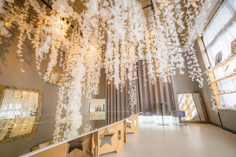 羽の非日常空間✨アトリエカシュカシュ　仙台 - アトリエカシュカシュ撮影スタジオ