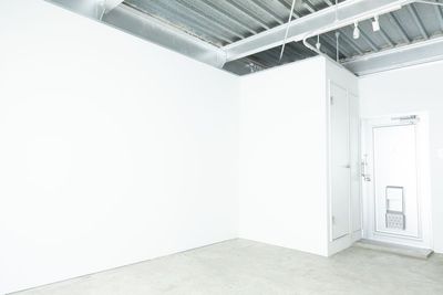 【三軒茶屋駅10分🛜】アパレルブランドにも選ばれる、サクッと利用できるミニマル撮影スタジオ。商用利用・POPUP可。 - 三軒茶屋駅徒歩10分！自然光差し込むスタジオ。商用利用可能。