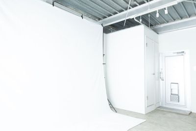背景布　持ち込み可能。背景布スタンドあり。 - 三軒茶屋駅徒歩10分！自然光差し込むスタジオ。商用利用可能。 HeralDo Studio【三軒茶屋】の設備の写真