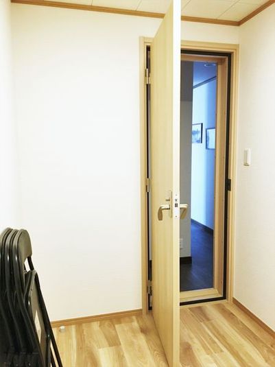 防音仕様の個室×癒し空間レンタルスペース：スモール１ - シモガシハウス