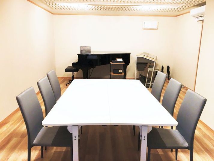 防音仕様の個室×癒し空間レンタルスペース：ホール - シモガシハウス