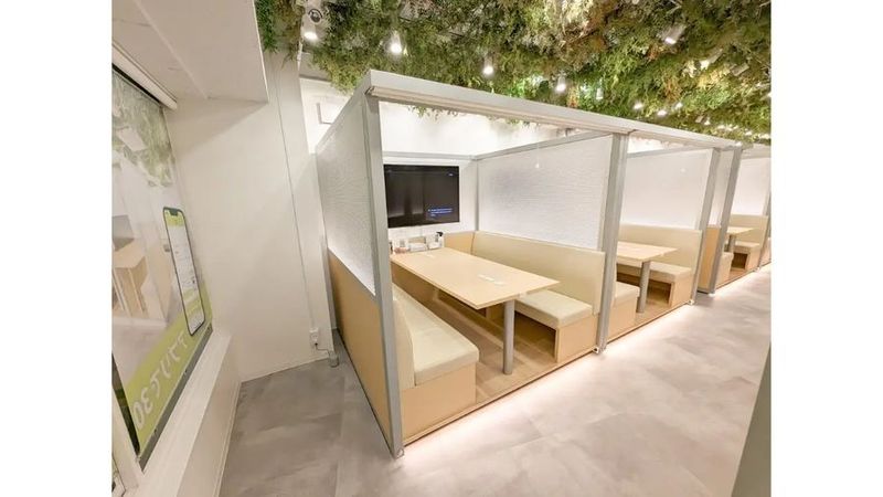 上野駅徒歩1分｜100名利用可】貸切/Wi-Fi/電源/モニター - FEEEP上野店