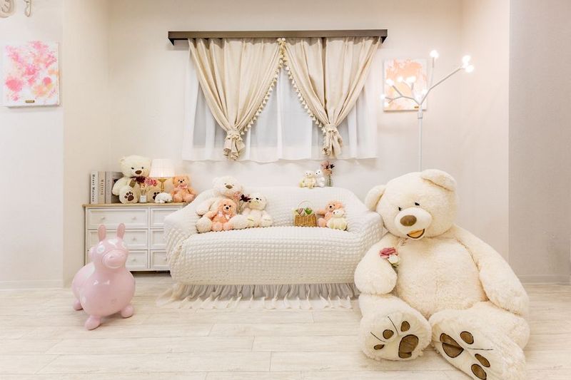 レースと白ホリ風スクリーン🎞️対談・宣材撮影📸«池袋西口» - Moffroom🧸«池袋店»🧸