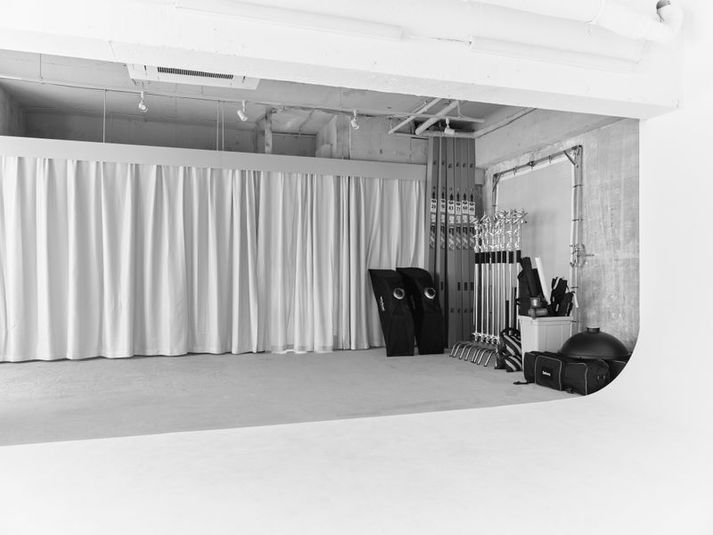 自然光が溢れる白ホリゾント撮影スタジオ - サンハイツ早稲田 