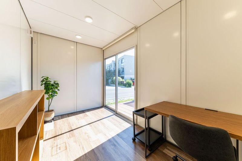 Work - U-SPACE　市川店