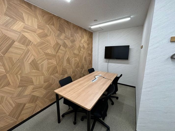 4名会議室（Room B） - いいオフィス新宿大久保