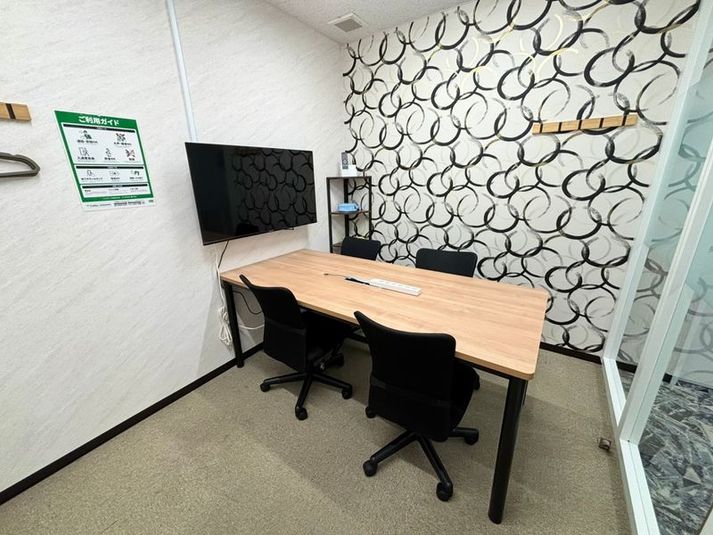 4名会議室（Room E） - いいオフィス新宿大久保