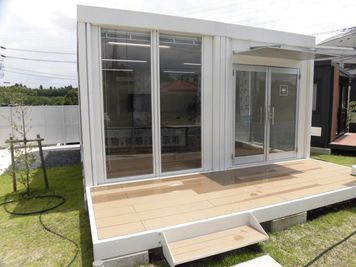お部屋の外観はこちらです！※始めに別棟の受付までお越しください
 - U-SPACE　成田店 Meetingの外観の写真