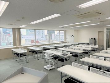 【リロの会議室】五反田KANPAIビル 五反田KANPAIビル　10階中会議室の室内の写真
