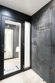 SOUTH MINT  ダンススタジオ　レンタルスペースの入口の写真