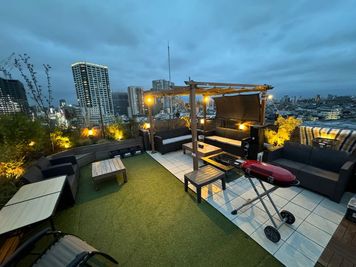 arpeggioSKY品川大井町 【～20名イベントプラン】屋上庭園アルペジオスカイ※法人様限定の室内の写真